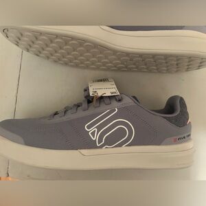 NWT Adidas Five Ten Sleuth DLX Canvas Women’s Sneakers. Stealth Recycle.